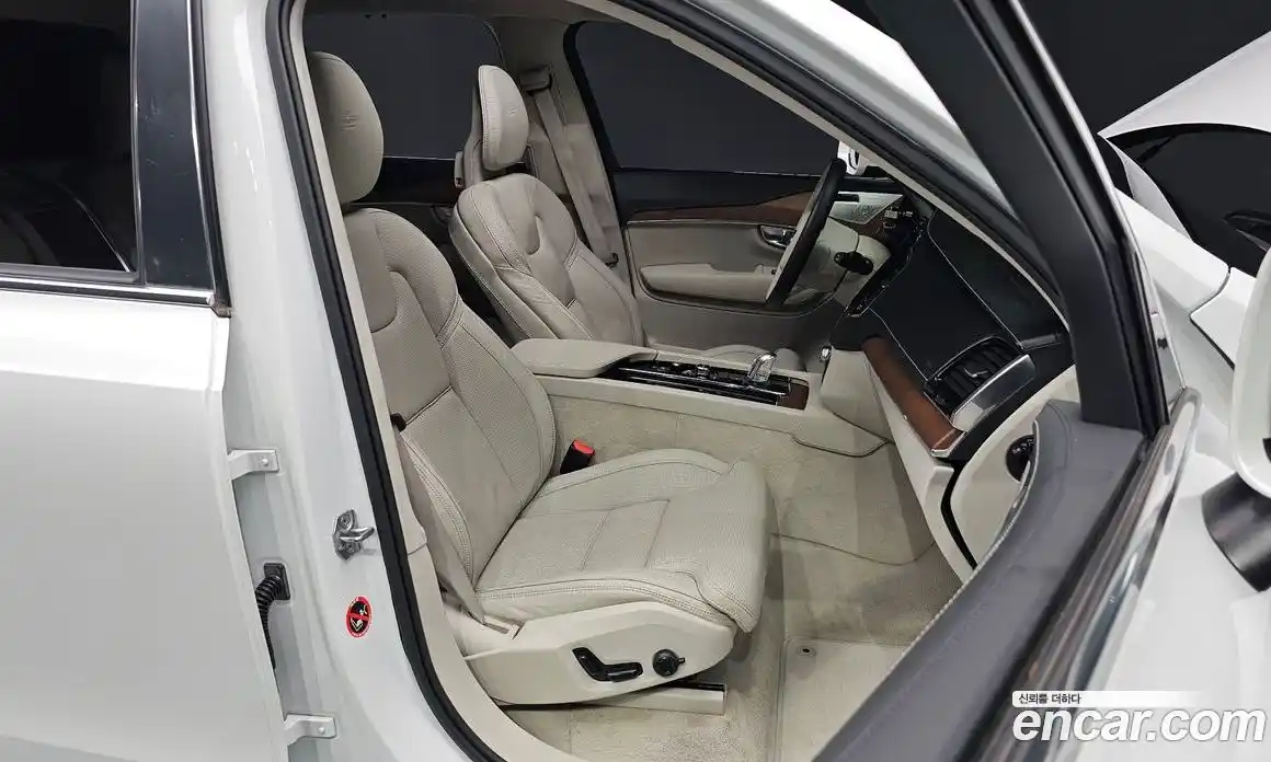 Volvo XC90 2017 2.0 Автомат в Москве № 196983, фото 3