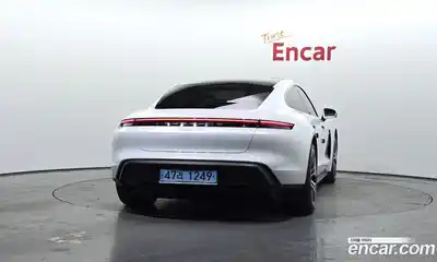 Porsche Taycan, 2021