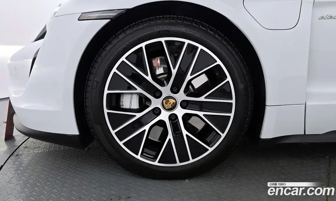 Porsche Taycan 2021 0.1 Автомат в Москве № 197365, фото 19