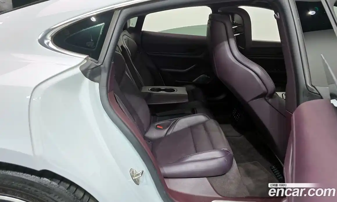 Porsche Taycan 2021 0.1 Автомат в Москве № 197365, фото 5