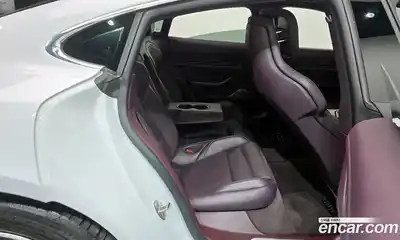 Porsche Taycan 2021 0.1 Автомат в Москве № 197365, миниатюра 5