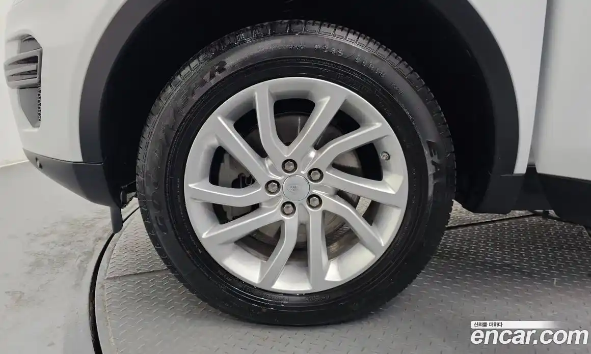 Land Rover Discovery Sport 2019 2.0 Автомат в Москве № 198271, фото 16