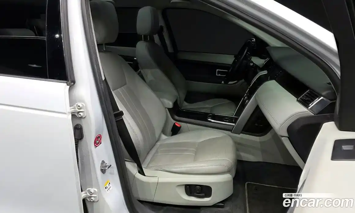 Land Rover Discovery Sport 2016 2.0 Автомат в Москве № 198275, фото 11