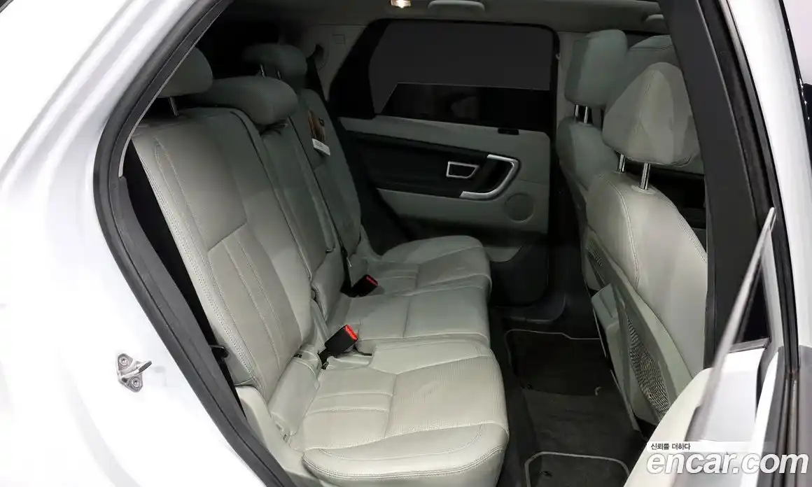 Land Rover Discovery Sport 2016 2.0 Автомат в Москве № 198275, фото 12