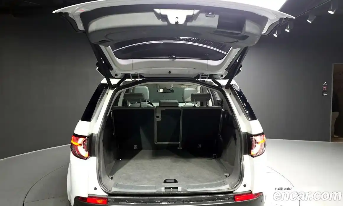 Land Rover Discovery Sport 2016 2.0 Автомат в Москве № 198275, фото 20