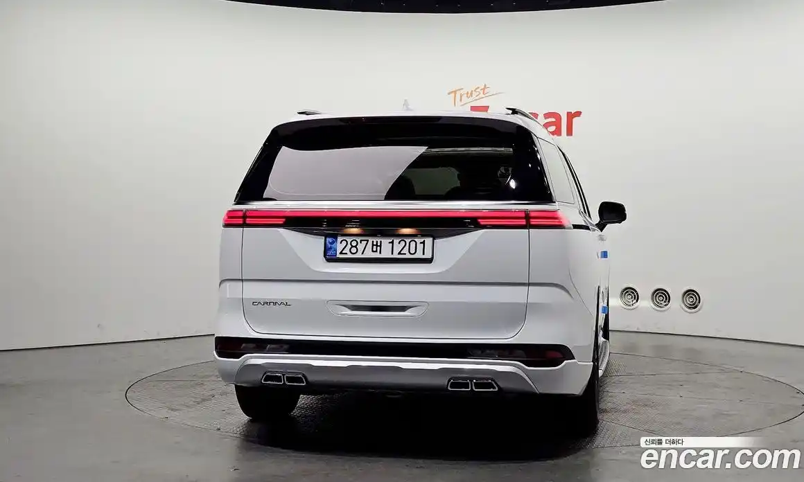 Kia Canival 2023 3.5 Автомат в Москве № 19917, фото 13