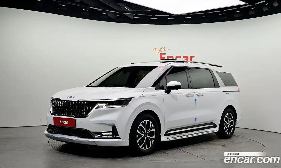 Kia Canival 2023 3.5 Автомат в Москве № 19917, фото 8