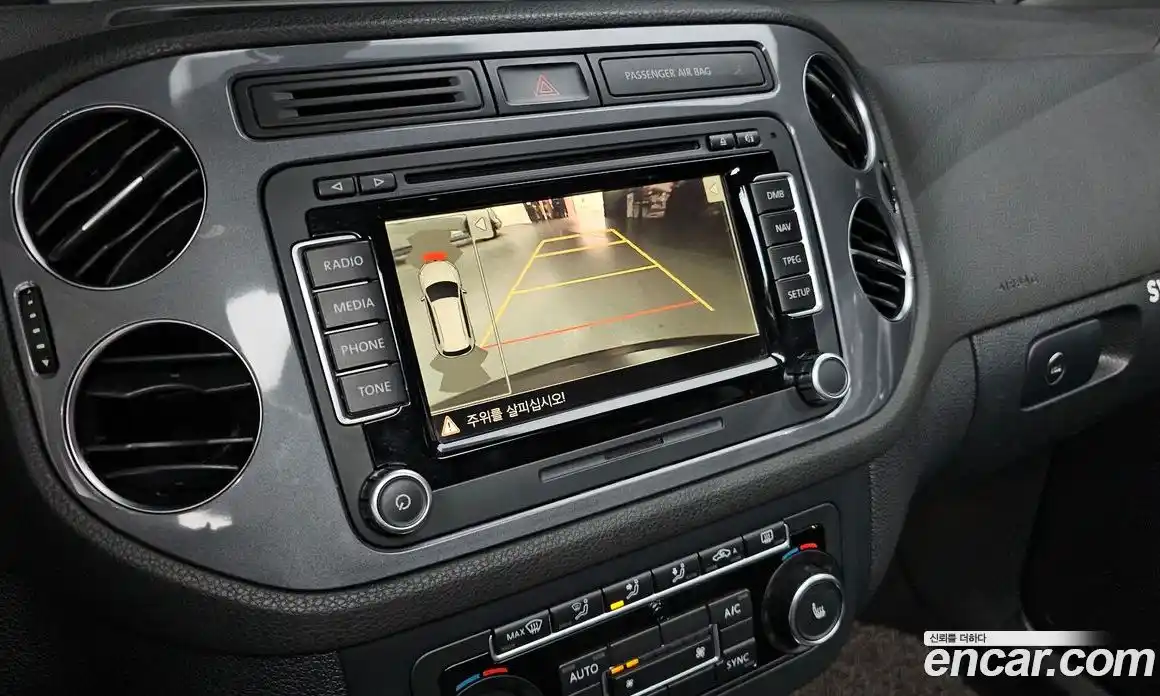 Volkswagen Tiguan 2015 2.0 Автомат в Москве № 199296, фото 17