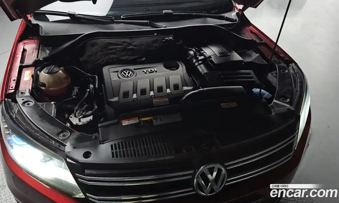 Volkswagen Tiguan 2015 2.0 Автомат в Москве № 199296, фото 5