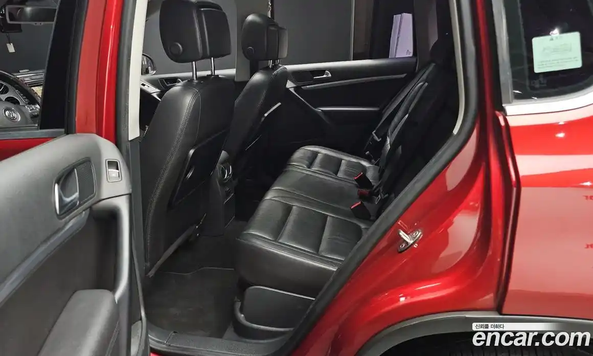 Volkswagen Tiguan 2015 2.0 Автомат в Москве № 199296, фото 8