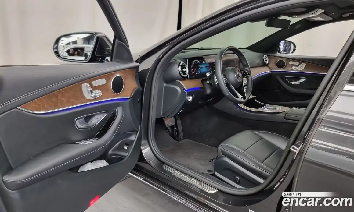 Mercedes-Benz E-Class 2023 2.0 Автомат в Москве № 202717, фото 18