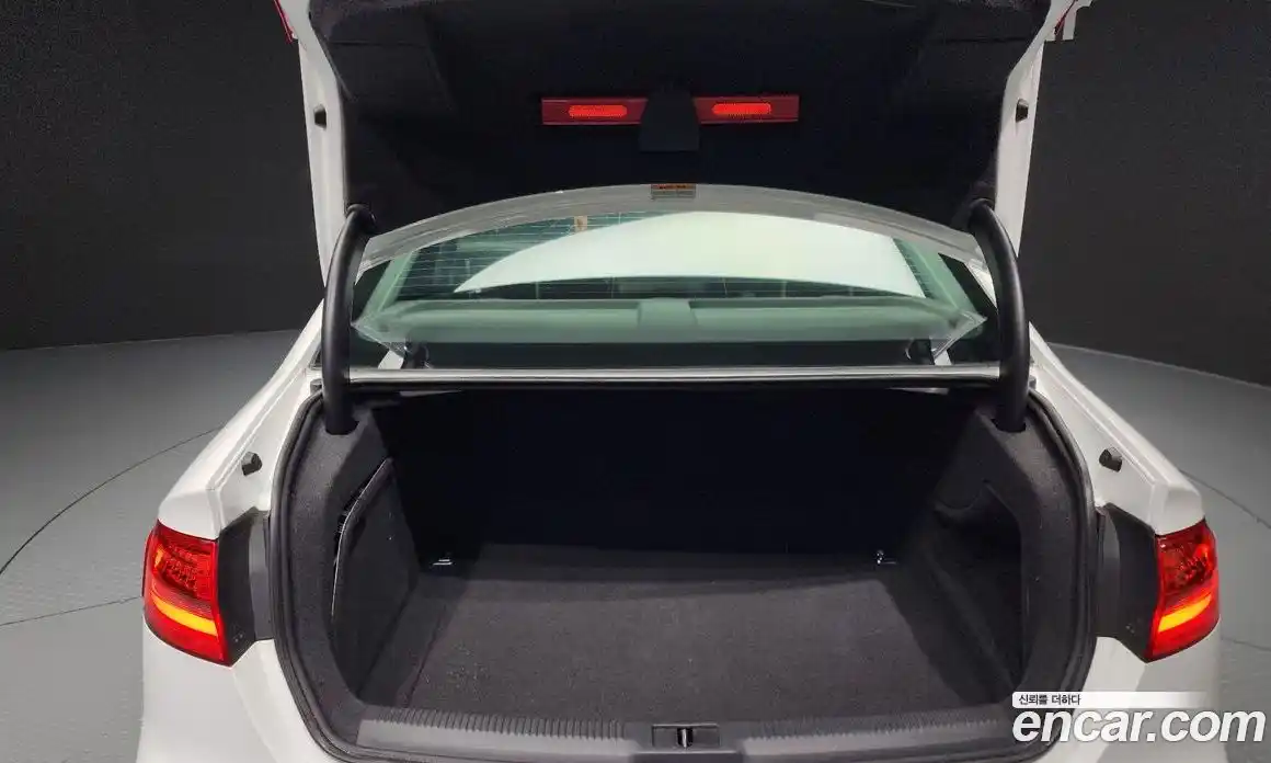 Audi A4 2014 2.0 Автомат в Москве № 204183, фото 13