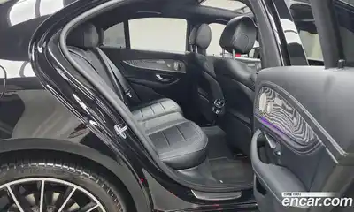 Mercedes-Benz E-Class 2023 2.0 Автомат в Москве № 206567, миниатюра 6