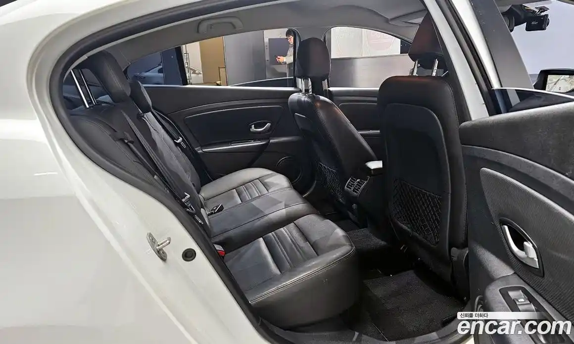 Renault SM3 2019 1.6 Автомат в Москве № 207536, фото 11