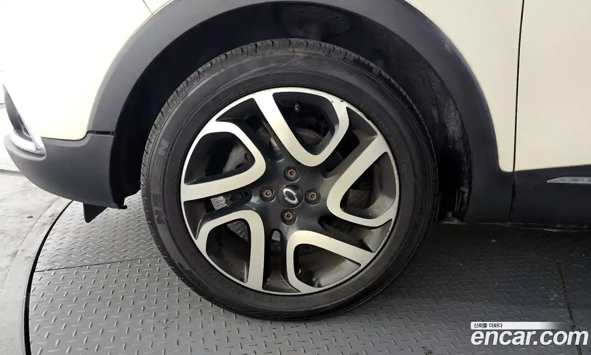 Renault QM3 2015 1.5 Автомат в Москве № 209524, фото 17