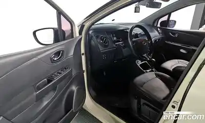 Renault QM3 2015 1.5 Автомат в Москве № 209524, миниатюра 5