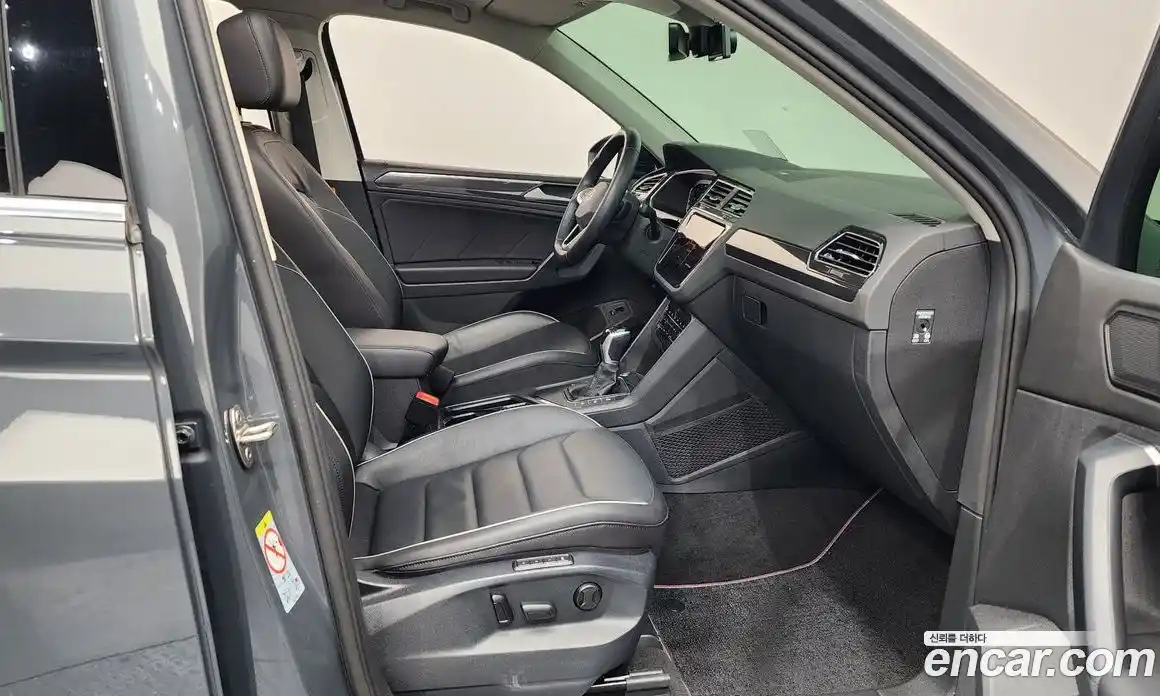 Volkswagen Tiguan 2023 2.0 Автомат в Москве № 215152, фото 15