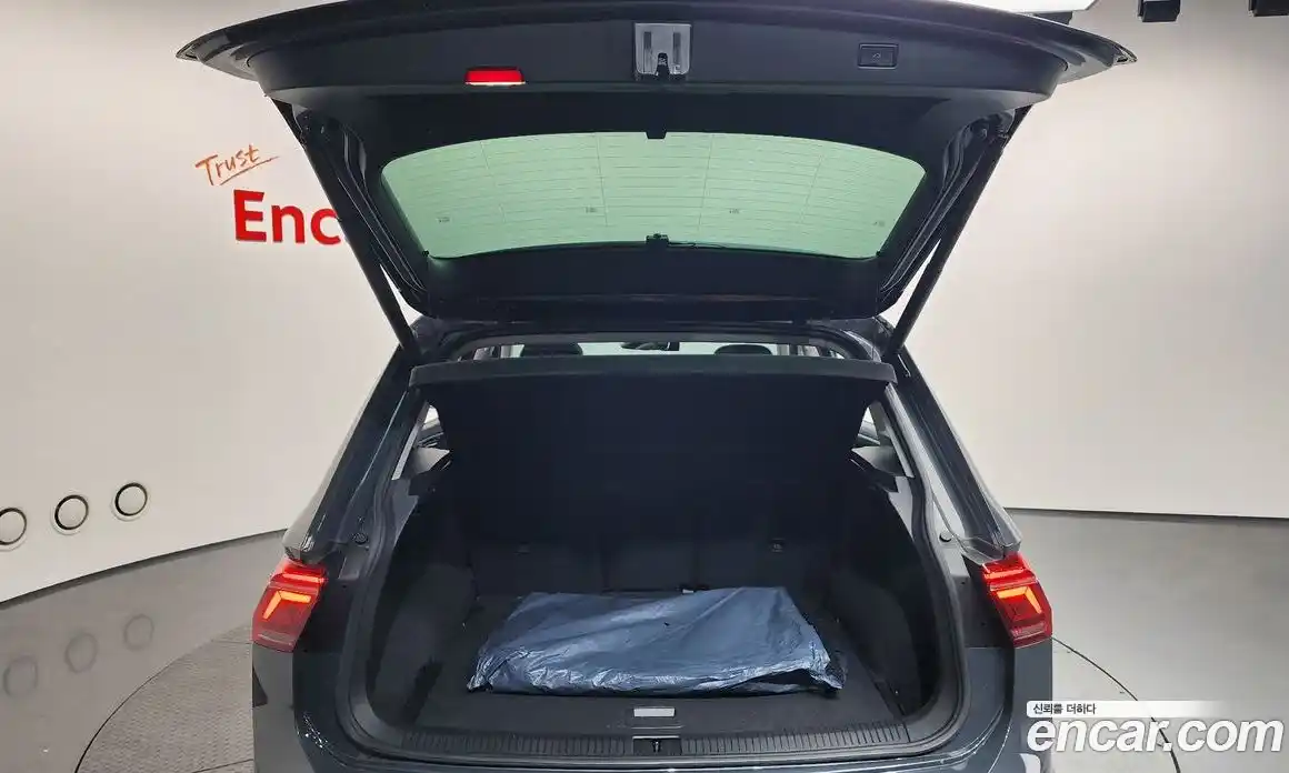 Volkswagen Tiguan 2023 2.0 Автомат в Москве № 215152, фото 18