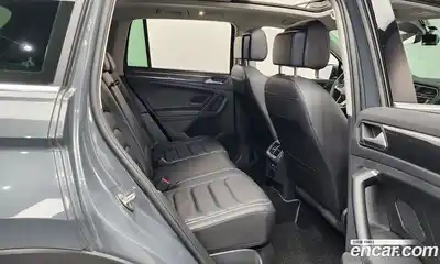 Volkswagen Tiguan 2023 2.0 Автомат в Москве № 215152, миниатюра 9