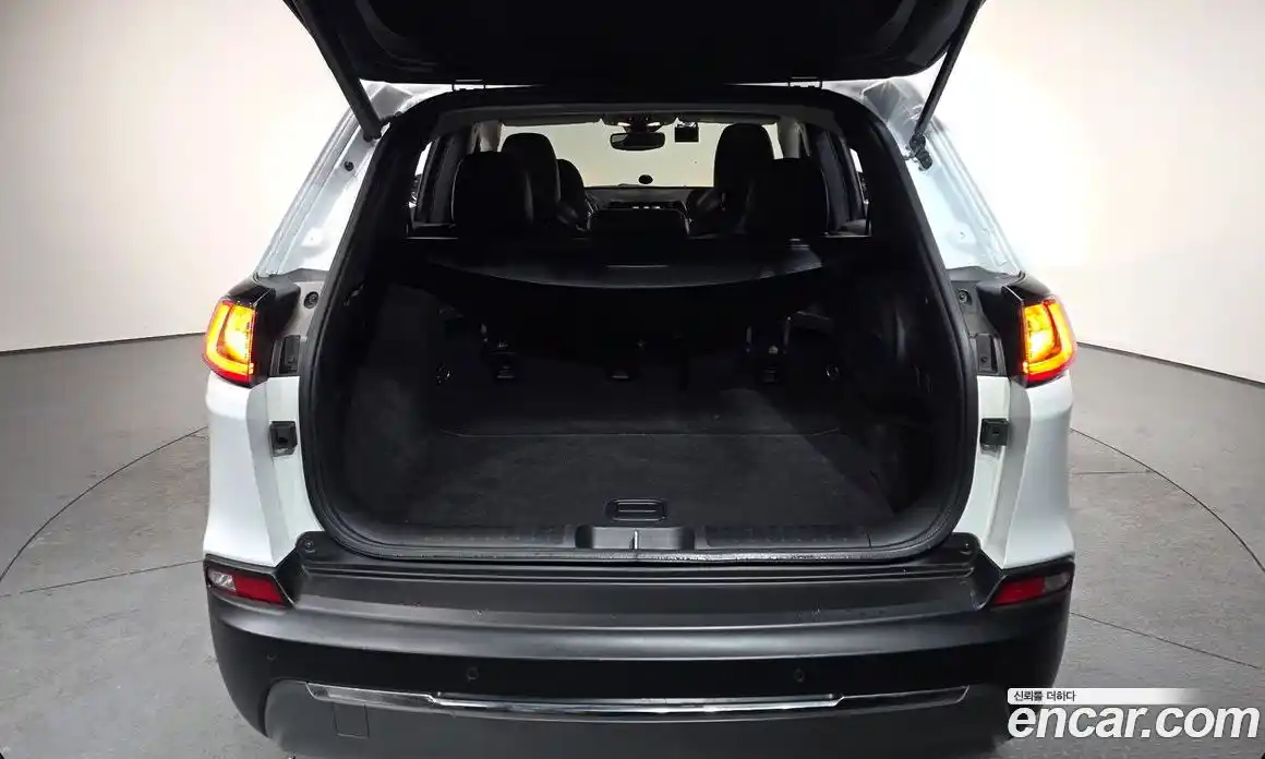 Jeep Cherokee 2021 2.4 Автомат в Москве № 215500, фото 7