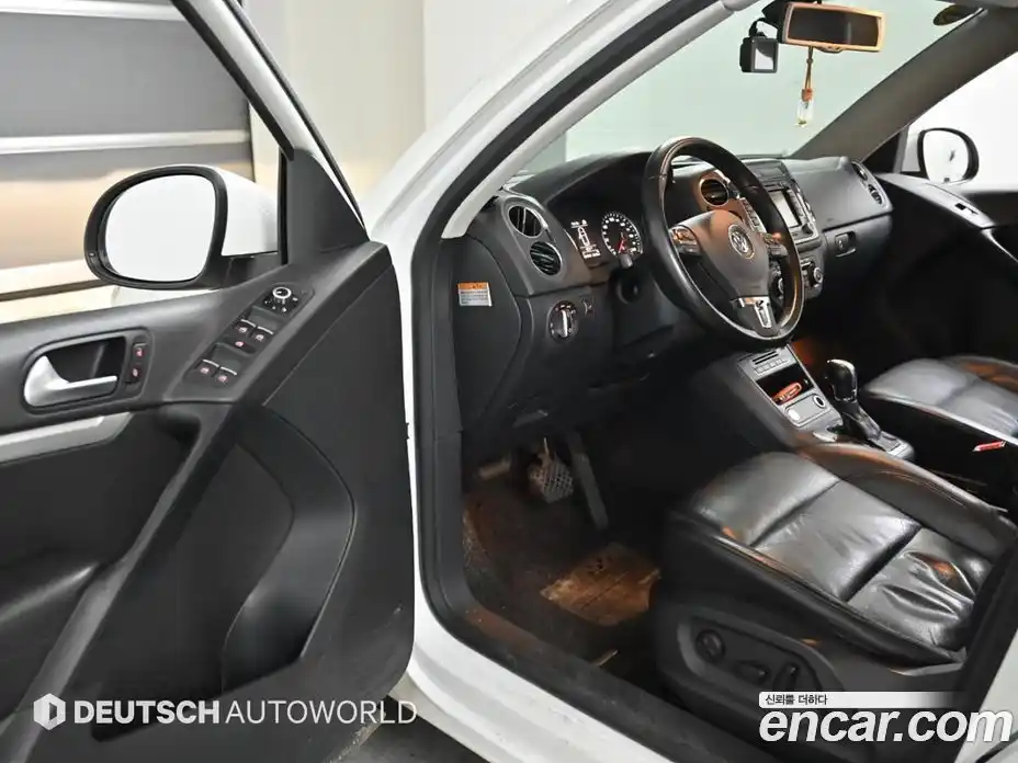 Volkswagen Tiguan 2014 2.0 Автомат в Москве № 226576, фото 11