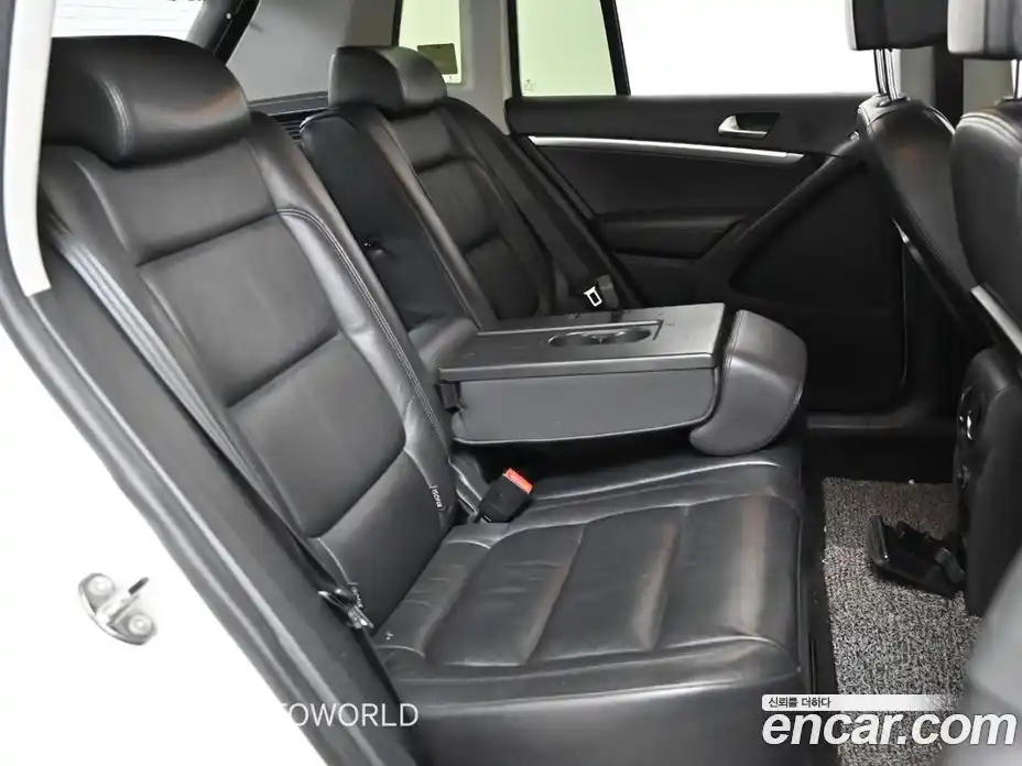 Volkswagen Tiguan 2014 2.0 Автомат в Москве № 226576, фото 12