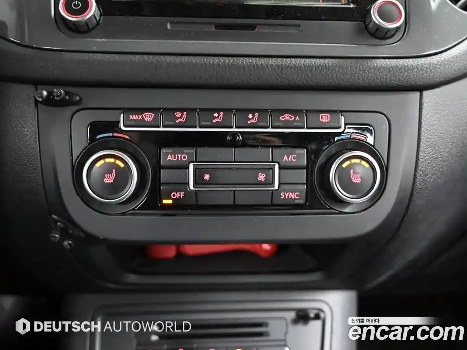 Volkswagen Tiguan 2014 2.0 Автомат в Москве № 226576, фото 17