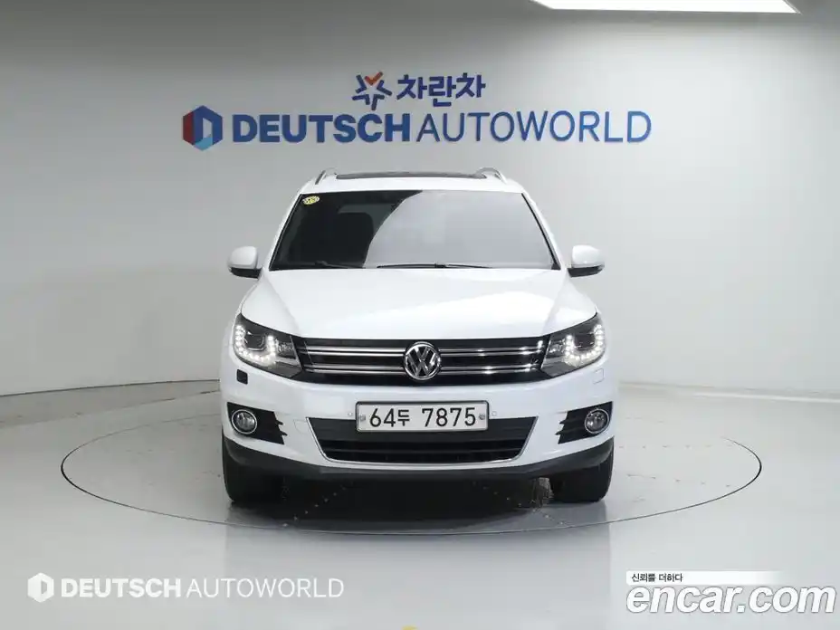 Volkswagen Tiguan 2014 2.0 Автомат в Москве № 226576, фото 3