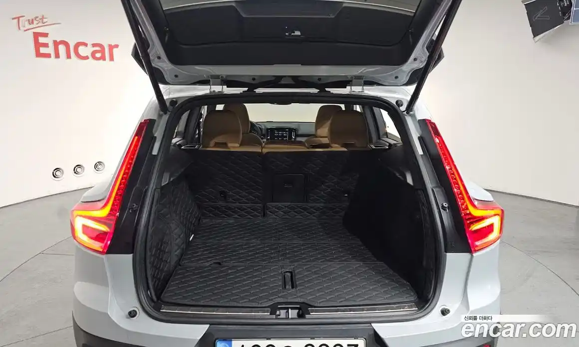 Volvo XC40 2022 2.0 Автомат в Москве № 230369, фото 9