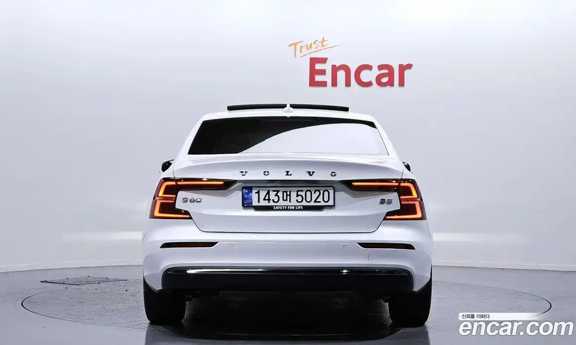 Volvo S60 2023 2.0 Автомат в Москве № 230412, фото 14