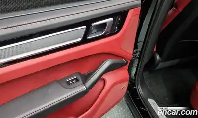 Porsche Cayenne 2023 3.0 Автомат в Москве № 230955, миниатюра 11