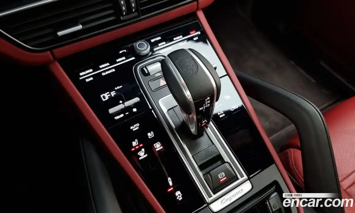 Porsche Cayenne 2023 3.0 Автомат в Москве № 230955, фото 19