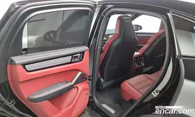 Porsche Cayenne 2023 3.0 Автомат в Москве № 230955, миниатюра 10