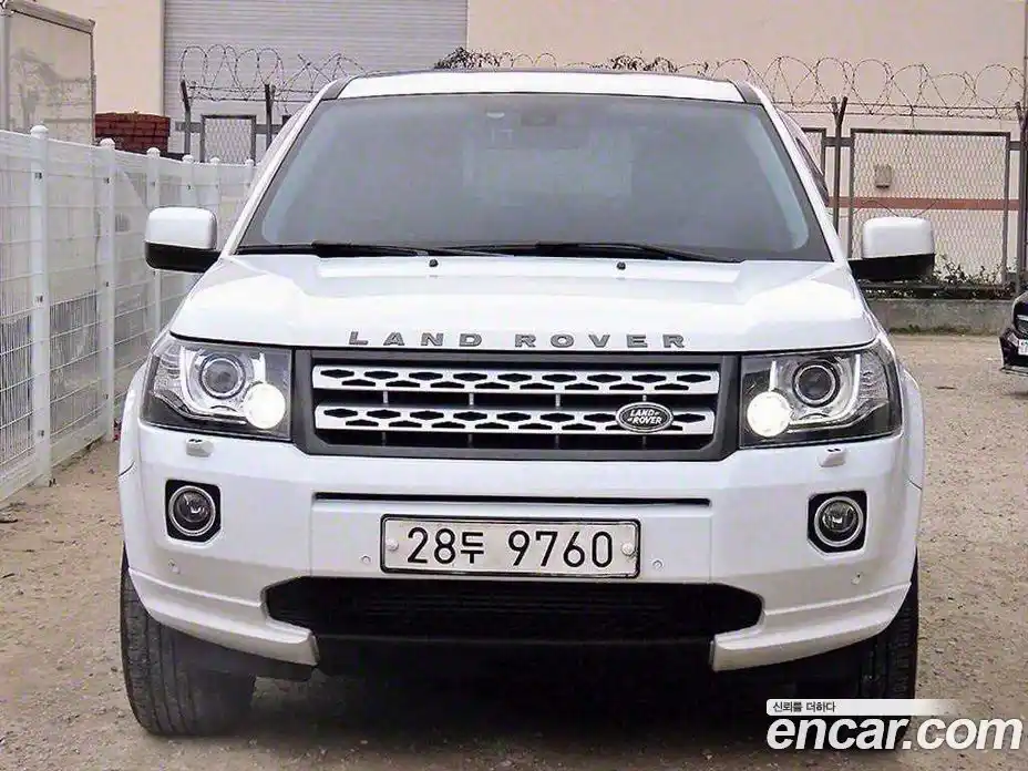 Land Rover Freelander 2015 2.2 Автомат в Москве № 231351, фото 1