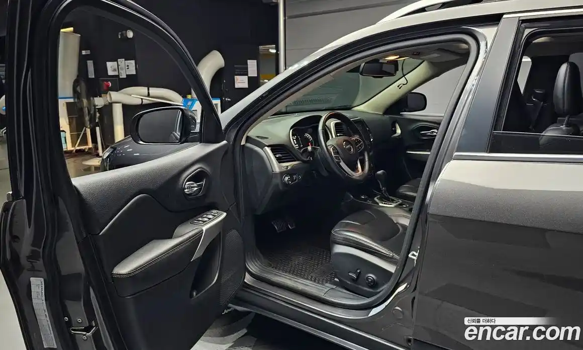 Jeep Cherokee 2018 2.4 Автомат в Москве № 232455, фото 11