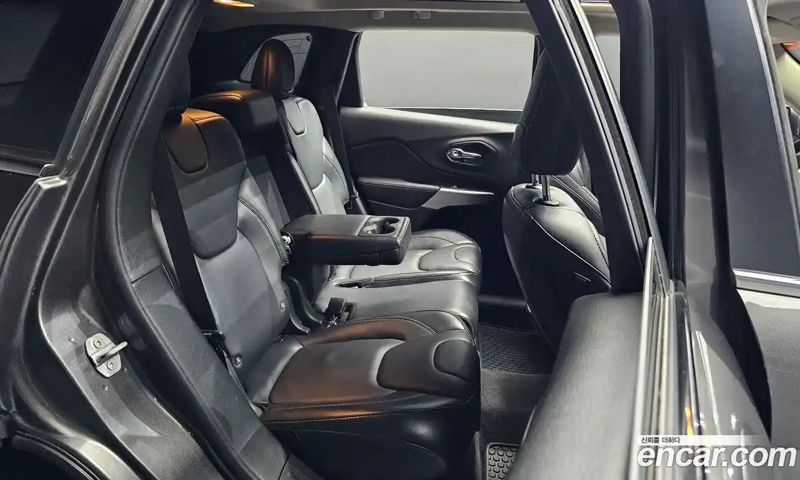 Jeep Cherokee 2018 2.4 Автомат в Москве № 232455, фото 12