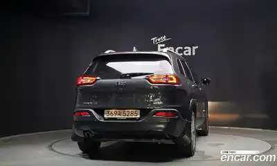 Jeep Cherokee 2018 2.4 Автомат в Москве № 232455, миниатюра 4