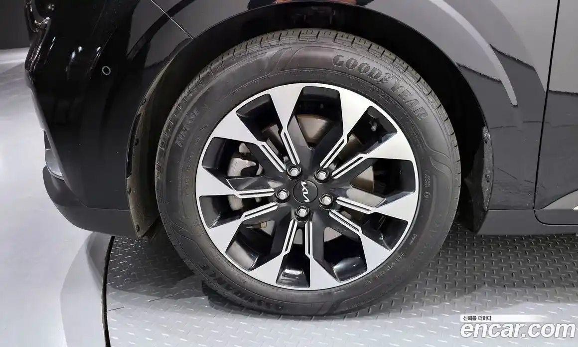 Kia Canival 2023 2.2 Автомат в Москве № 269666, фото 11