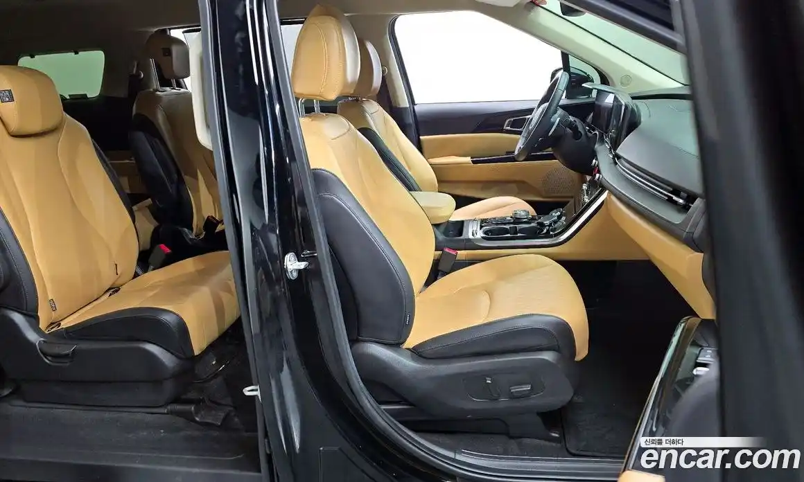 Kia Canival 2023 2.2 Автомат в Москве № 269666, фото 2