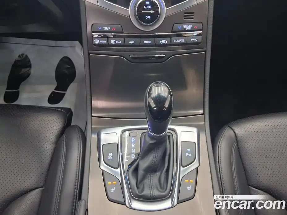 Hyundai Grandeur 2015 2.4 Автомат в Москве № 283131, фото 12