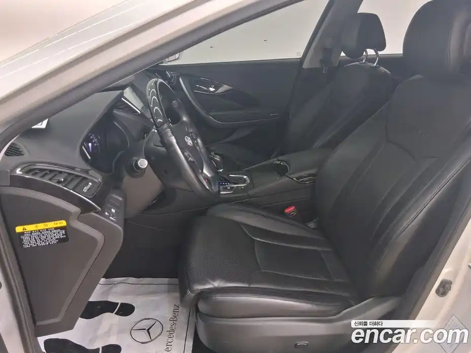 Hyundai Grandeur 2015 2.4 Автомат в Москве № 283131, фото 15