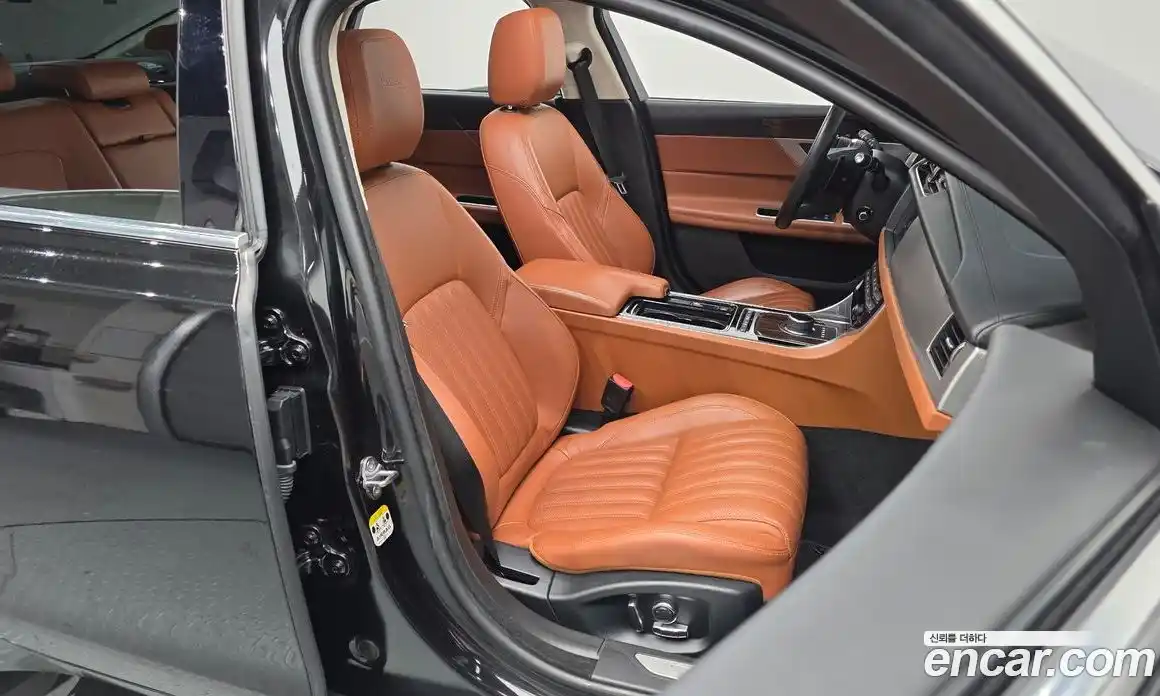 Jaguar XF 2019 2.0 Автомат в Москве № 283656, фото 10