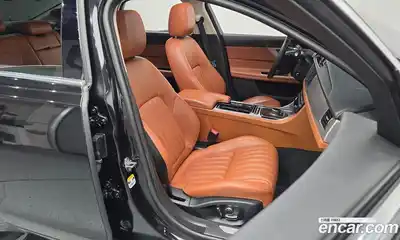 Jaguar XF 2019 2.0 Автомат в Москве № 283656, миниатюра 10