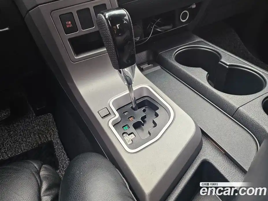 Toyota Tundra 2012 4.6 Автомат в Москве № 302650, фото 9