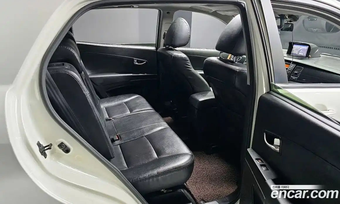 SsangYong Korando 2012 2.0 Механическая в Москве № 31182, фото 12