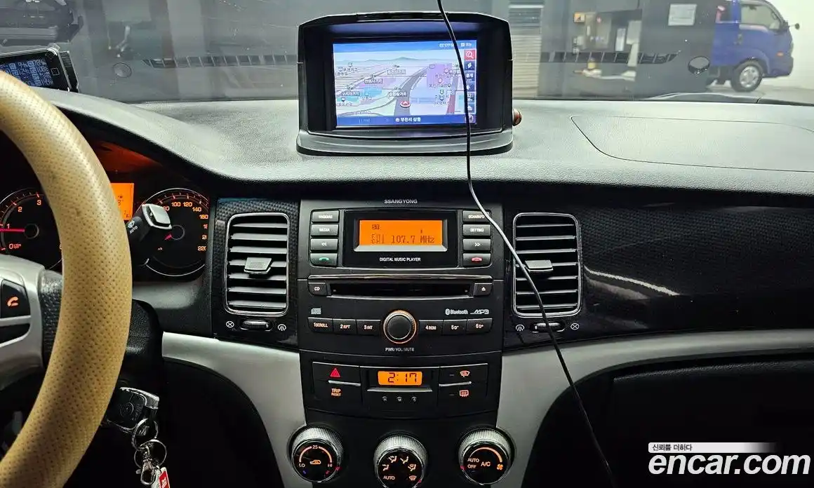 SsangYong Korando 2012 2.0 Механическая в Москве № 31182, фото 14