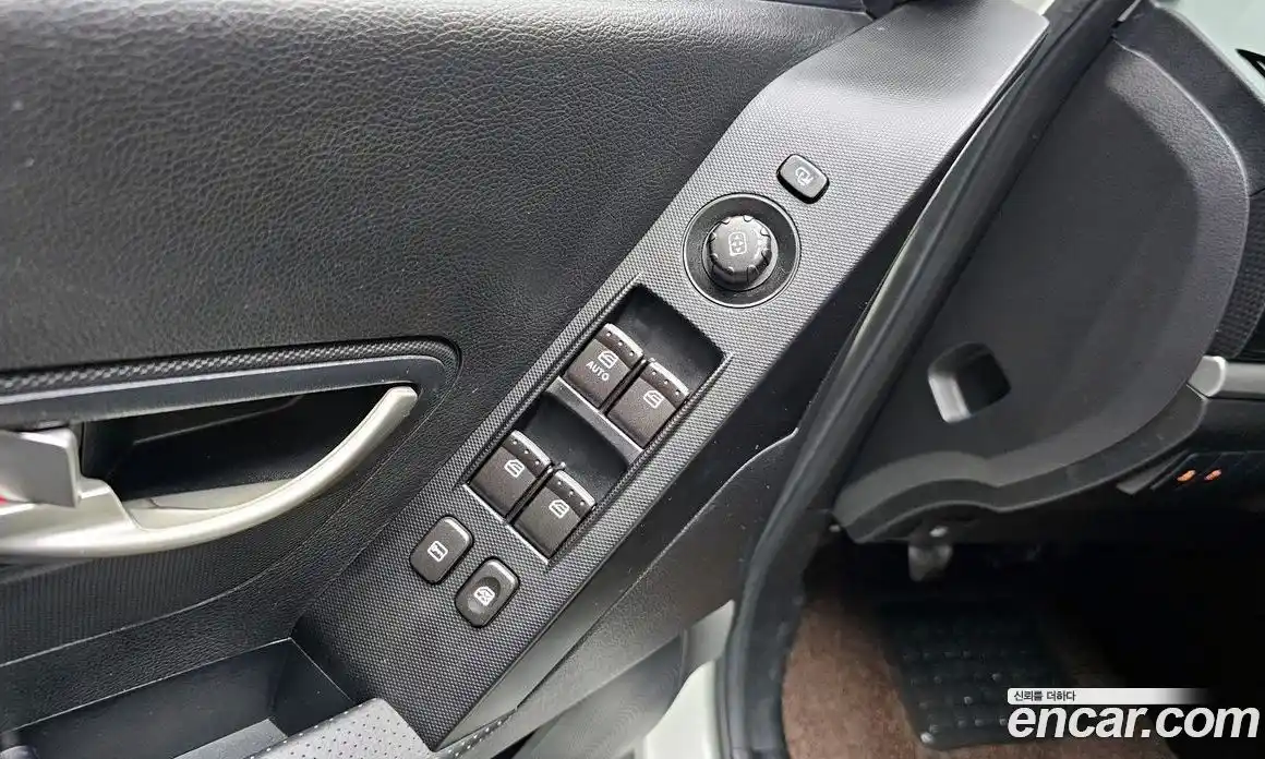 SsangYong Korando 2012 2.0 Механическая в Москве № 31182, фото 18