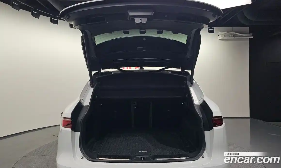 Jaguar F-Pace 2021 2.0 Автомат в Москве № 314090, фото 18