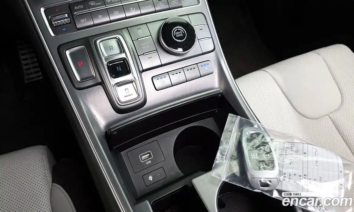 Hyundai Santa Fe 2021 2.5 Автомат в Москве № 319555, фото 9