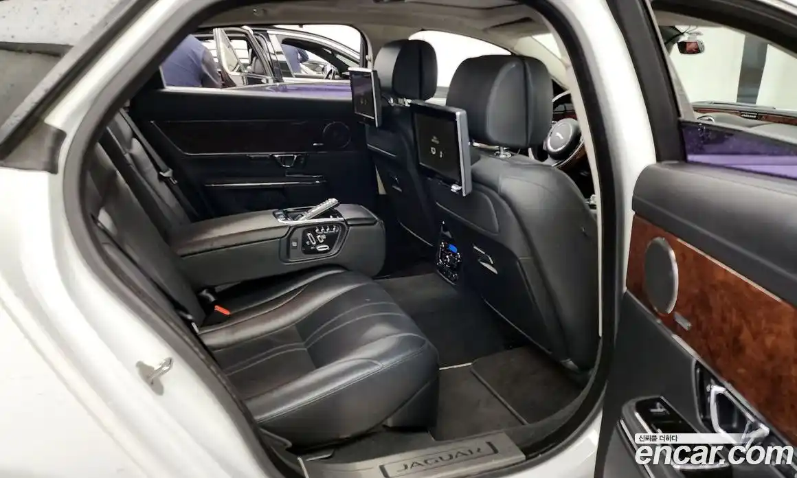 Jaguar XJ 2014 3.0 Автомат в Москве № 320137, фото 11